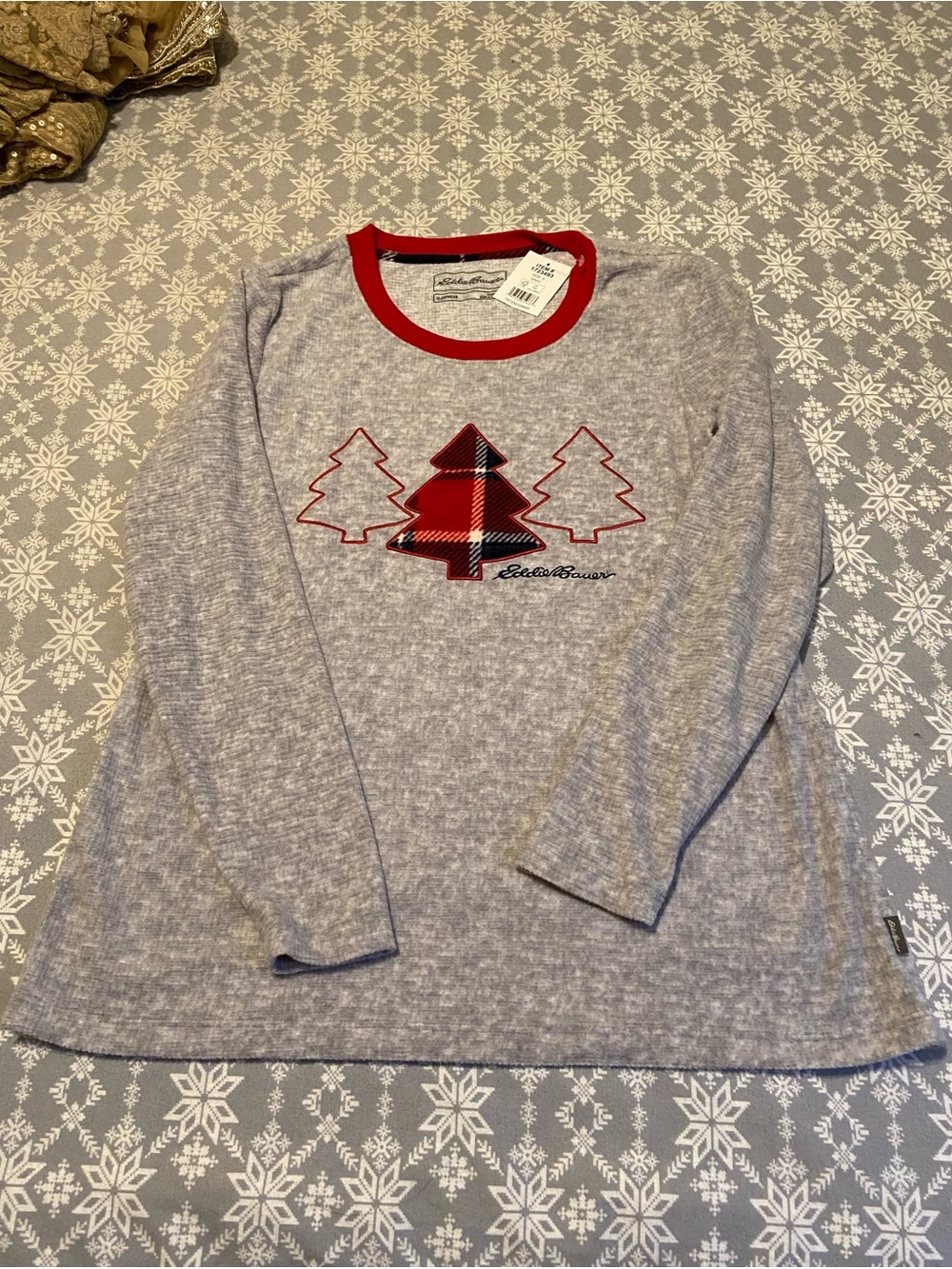 Eddie Bauer Women’s Gray Long-Sleeve Top with Red Plaid Tree Accent Size S NWT